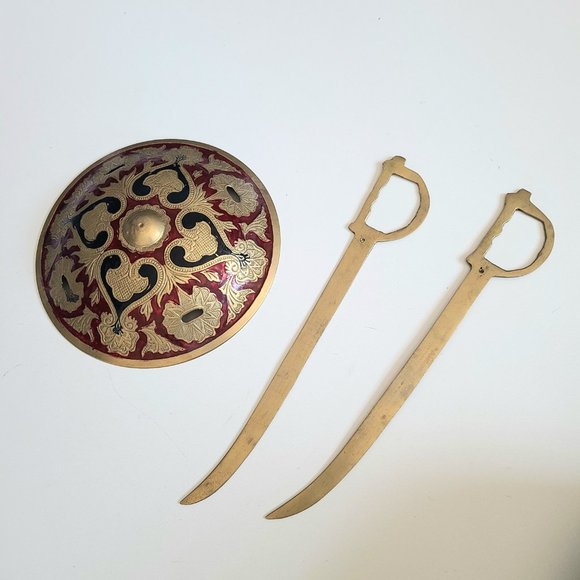 Turkish enamel hand painted brass wall plaque shiel and swords. - Picture 5 of 5